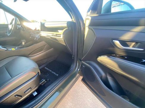 Used 2025 Hyundai Santa Cruz Limited image 17