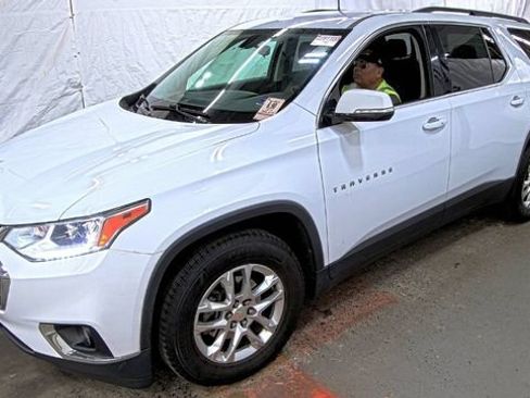 Used 2019 Chevrolet Traverse LT AWD/4WD image 2