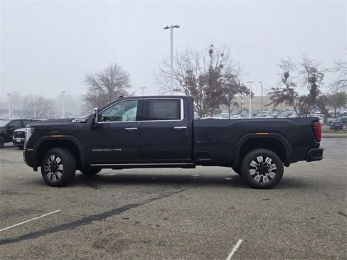 New 2026 GMC Sierra 3500 Denali w/ Denali Reserve Package image 7