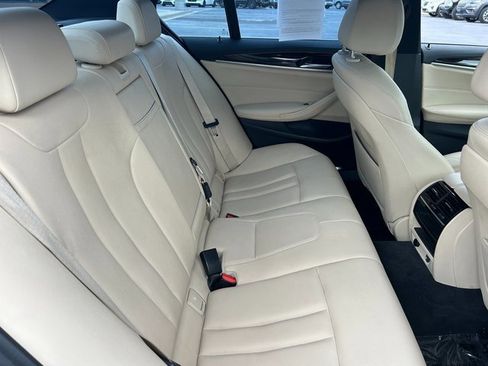 Used 2019 BMW 530e image 30