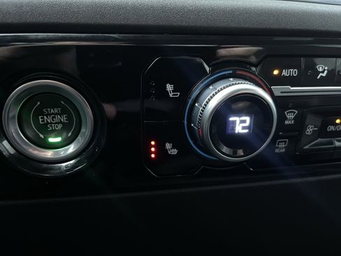 Used 2024 GMC Sierra 1500 SLE image 20