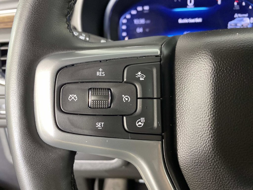 Used 2023 Chevrolet Suburban Premier AWD/4WD image 18