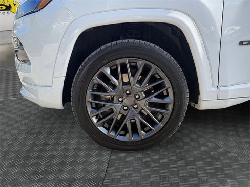 Used 2023 Jeep Compass High Altitude image 14