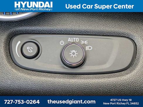 Used 2024 Chevrolet Trax LT w/ LT Convenience Package image 28