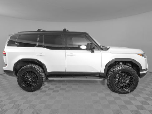 Used 2025 Lexus GX 550 w/ Accessory Package (2T) image 5