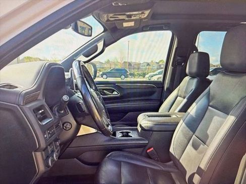 Used 2021 Chevrolet Suburban LT w/ LT Signature Package RWD image 5