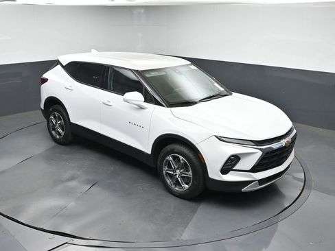 Used 2025 Chevrolet Blazer LT image 23