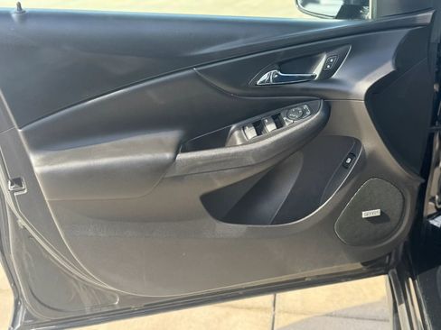 Used 2018 Chevrolet Volt Premier w/ Driver Confidence Package image 23