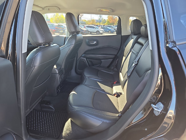 Used 2019 Jeep Compass Latitude w/ Popular Equipment Group AWD/4WD image 10