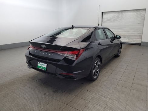 Used 2023 Hyundai Elantra SEL w/ Convenience Package image 9