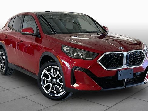 Used 2026 BMW X2 xDrive28i AWD/4WD image 2