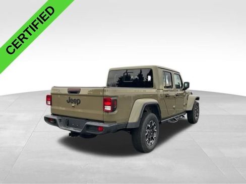 Used 2025 Jeep Gladiator Sport w/ Premium Package image 6