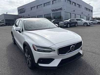 Certified 2025 Volvo V60 B5 Cross Country Plus