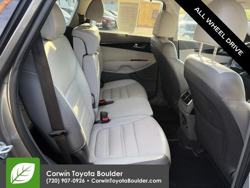 Used 2019 Kia Sorento SX AWD/4WD image 17