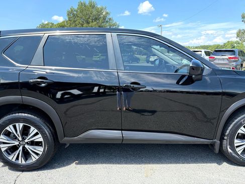 Used 2023 Nissan Rogue SV image 39