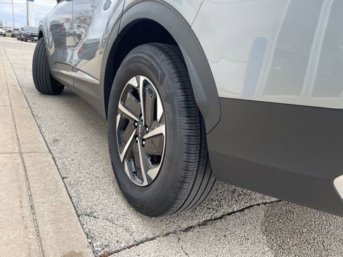 Used 2024 Kia Sportage LX image 17