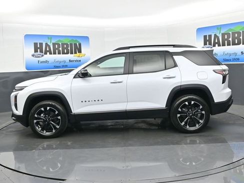 New 2026 Chevrolet Equinox RS w/ Convenience Package III FWD image 2