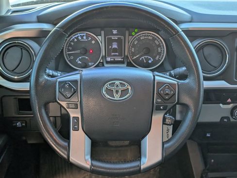 Used 2016 Toyota Tacoma 2WD Double Cab image 11
