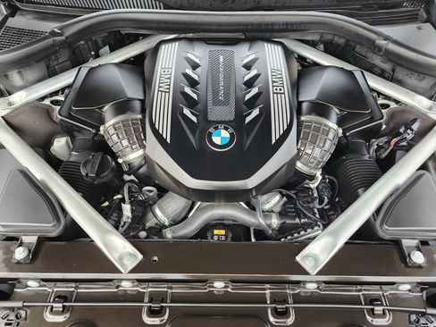 Used 2022 BMW X7 M50i w/ Executive Package image 33