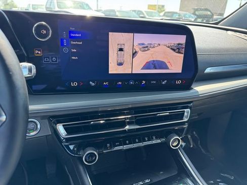 Certified 2026 Chevrolet Traverse LT w/ Driver Confidence Package FWD image 21