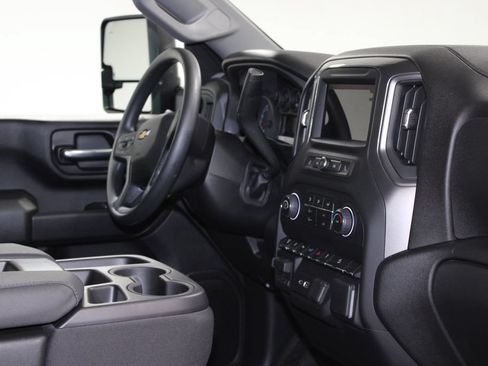 Used 2026 Chevrolet Silverado 2500 Custom w/ Custom Value Package AWD/4WD image 32