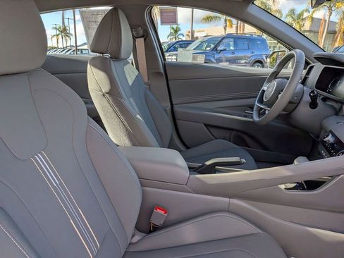 Used 2025 Hyundai Elantra Sport image 31