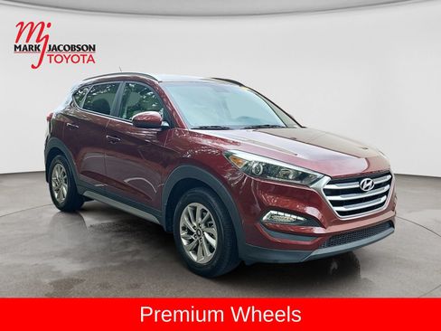 Used 2017 Hyundai Tucson SE w/ SE Popular Package 02 FWD image 4