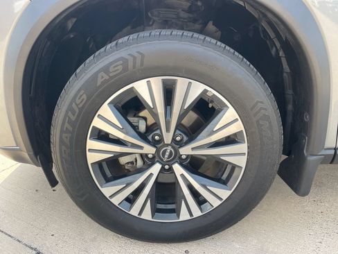 Certified 2023 Nissan Rogue SV w/ SV Premium Package AWD/4WD image 27
