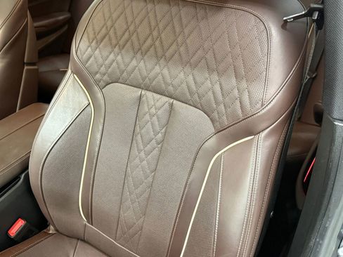 Used 2019 BMW M550i xDrive xDrive w/ Dynamic Handling Package image 17