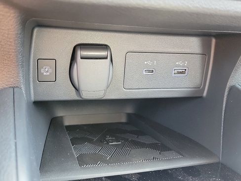 New 2025 Nissan Versa SR w/ Trunk Package image 15