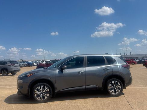 Used 2023 Nissan Rogue SV FWD image 13