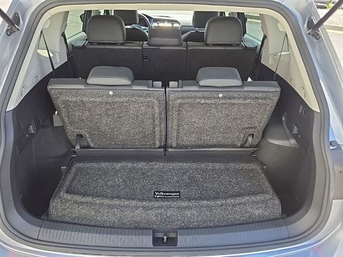 Used 2023 Volkswagen Tiguan SE w/ Panoramic Sunroof Package FWD image 50