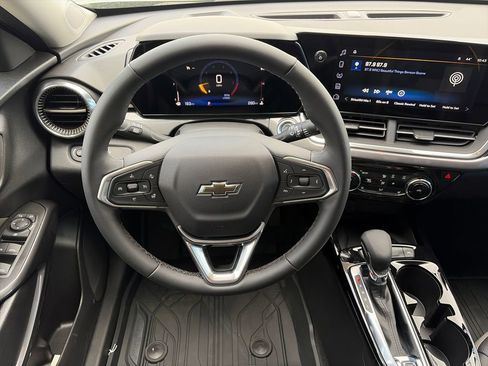 New 2026 Chevrolet Trax ACTIV w/ Sunroof Package FWD image 11