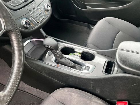 Used 2024 Chevrolet Malibu LT image 15