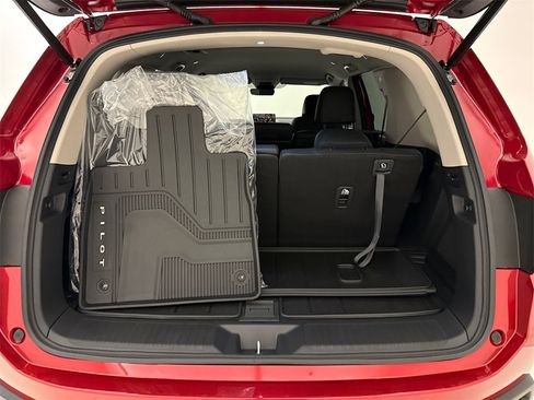 New 2025 Honda Pilot EX-L image 13