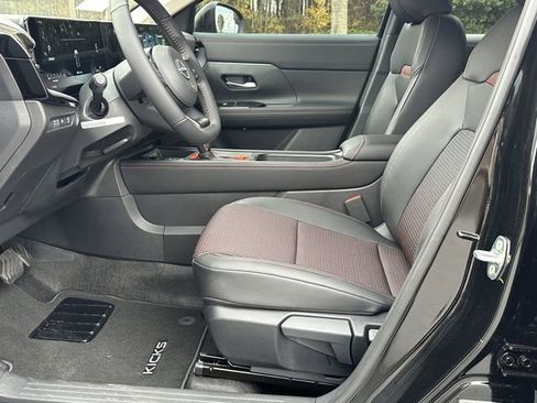 New 2026 Nissan Kicks SR w/ Interior Electronics Package FWD image 11