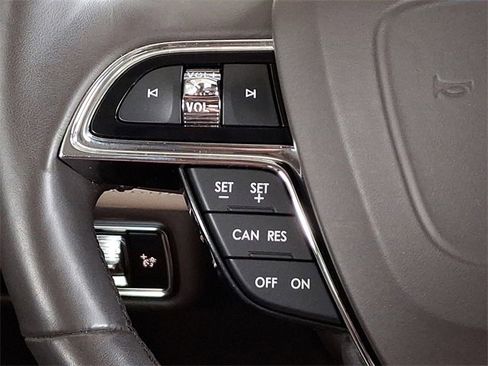 Used 2022 Lincoln Nautilus Reserve AWD/4WD image 22
