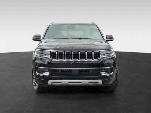 Used 2024 Jeep Wagoneer Series II w/ Flexible Seating Group RWD image 2