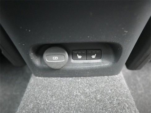 Used 2021 Volvo XC40 P8 Recharge w/ Advanced Package image 30