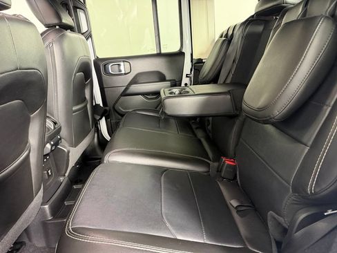 Used 2023 Jeep Wrangler Unlimited Sahara w/ Cold Weather Group AWD/4WD image 26