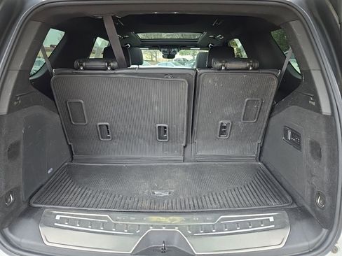 Used 2021 Cadillac Escalade Premium Luxury w/ LPO, Illumination Package image 19