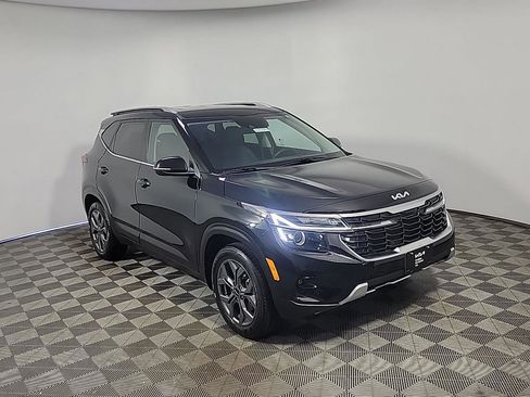 Used 2024 Kia Seltos S AWD/4WD image 1