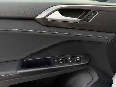 New 2026 Volkswagen Taos SE AWD/4WD image 15