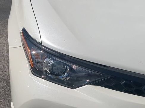 Used 2018 Toyota Corolla iM FWD image 10