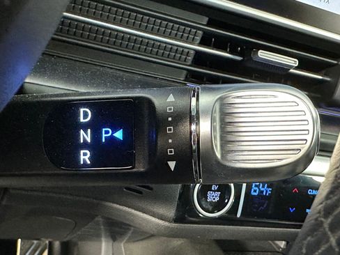 Used 2024 Hyundai Ioniq 6 Limited image 14