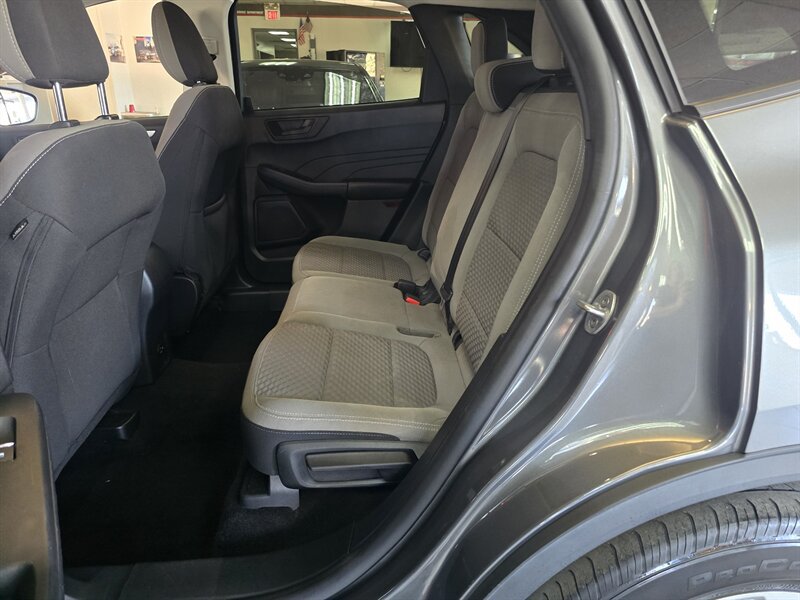Used 2022 Ford Escape SE AWD/4WD image 11
