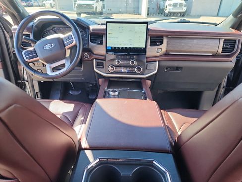 Used 2024 Ford Expedition Limited image 20