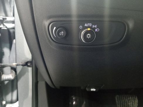 Used 2024 Chevrolet Equinox LT AWD/4WD image 13