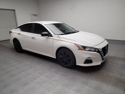 Used 2020 Nissan Altima 2.5 S FWD image 11