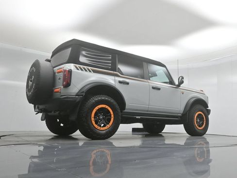 Used 2023 Ford Bronco Badlands w/ Sasquatch Package AWD/4WD image 48